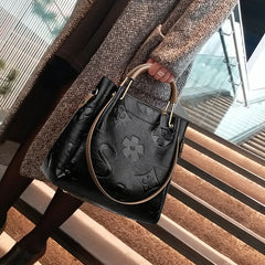 Luxury Fashion Messenger Shoulder Handbag  Elegant Leather Crossbody Bag for Women