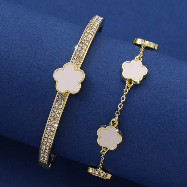Mother's Day Gift Blossom Ensemble: Women's Five Leaf-Petal Bracelet Set