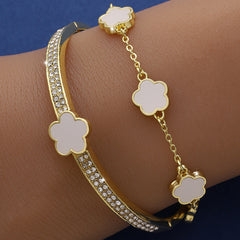 Mother's Day Gift Blossom Ensemble: Women's Five Leaf-Petal Bracelet Set