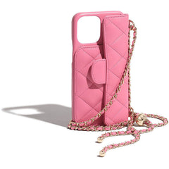 Fashion meets Function: Stand Out with Our Trendsetting Chain Link iPhone Case!